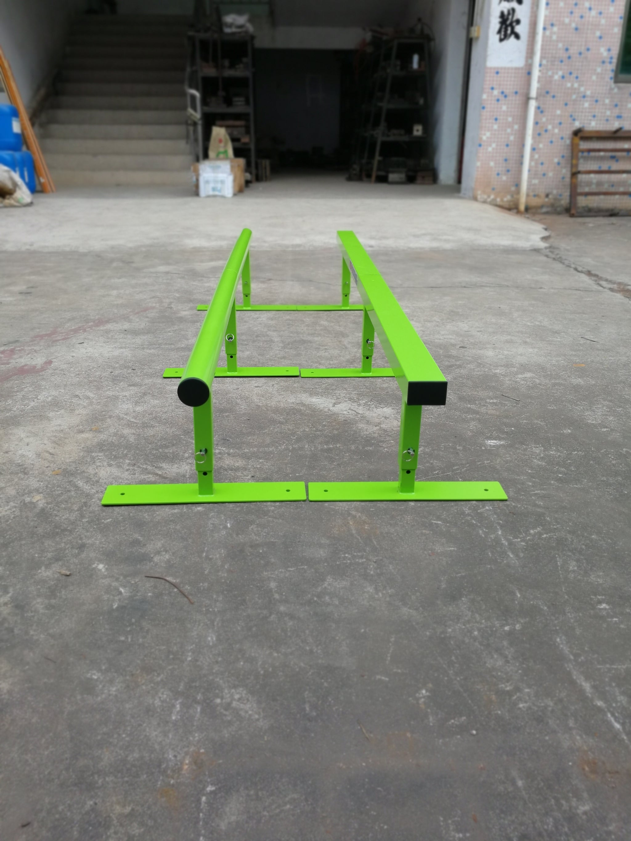 VEVOR Grind Rail Per Skateboard E Bmx - Barra Tubolare In Acciaio 36x6 Pollici, Nera, Per Allenamento Trick